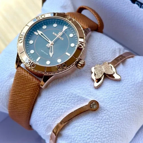 Ladies watch gift pack _ watch with bracelet.