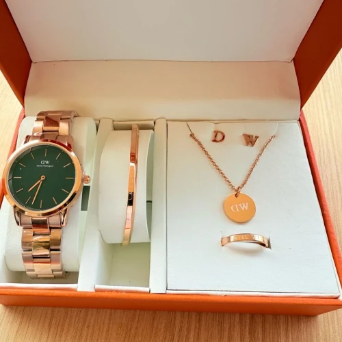 Meaningful valentine's gift for her