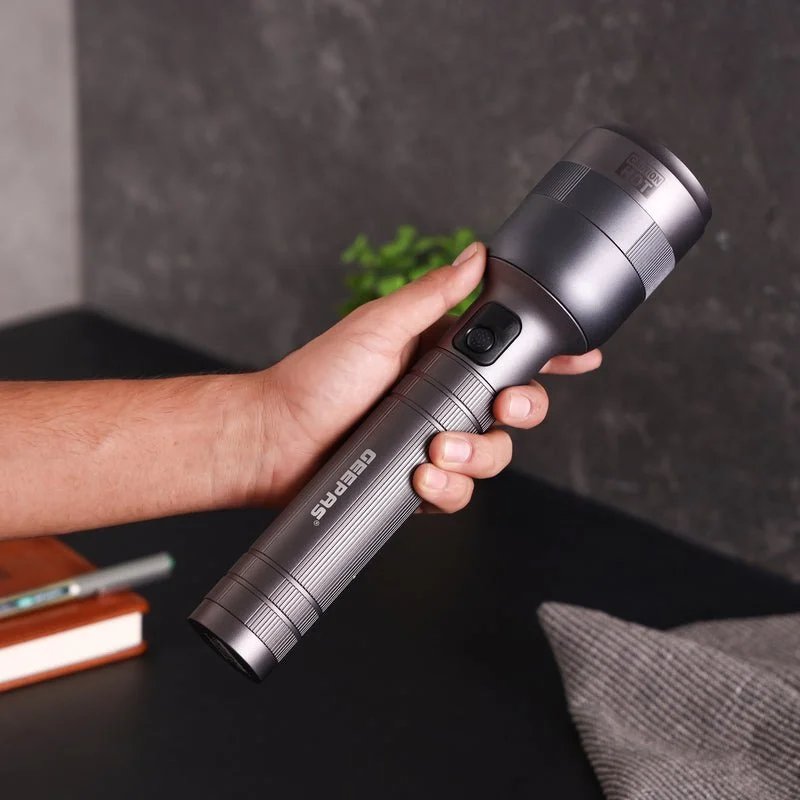 Geepas Digital Zoomable LED Flashlight-