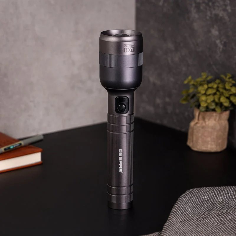 Geepas Digital Zoomable LED Flashlight-