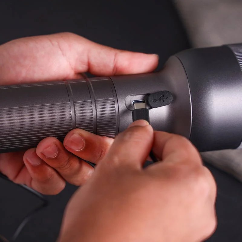 Geepas Digital Zoomable LED Flashlight-