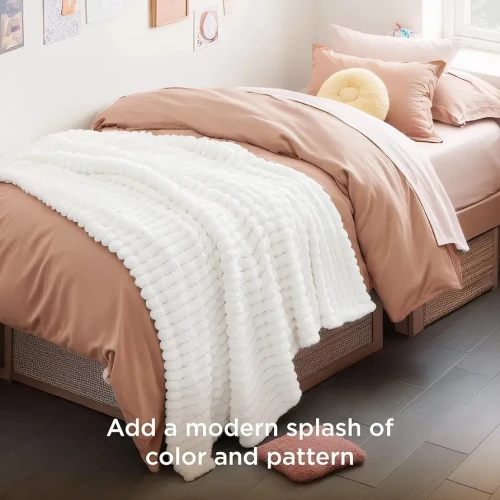 Soft white throw blanket from Bedsure!