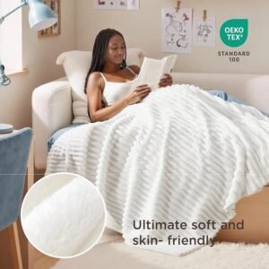 Soft white throw blanket from Bedsure!