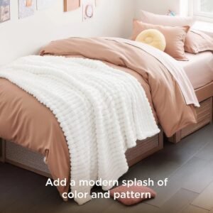 Soft white throw blanket from Bedsure!