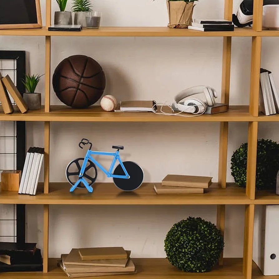 Motorcycle-themed pizza cutter, featuring a stainless steel dual-wheel design, a novel motorcycle-shaped pizza slicing tool. - Image 5